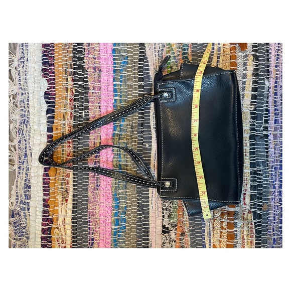 (Sold) 90’s Tommy Hilfiger leather shoulder bag - Picture 5 of 5